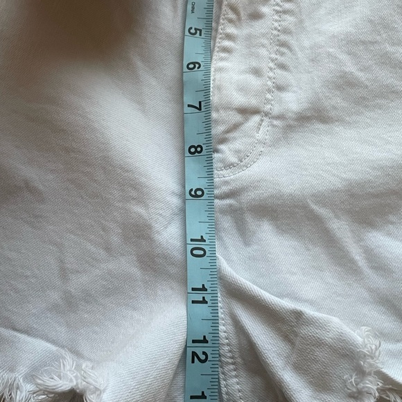 American Eagle‎ Outfitters White Distressed Jean Shorts - Picture 5 of 7